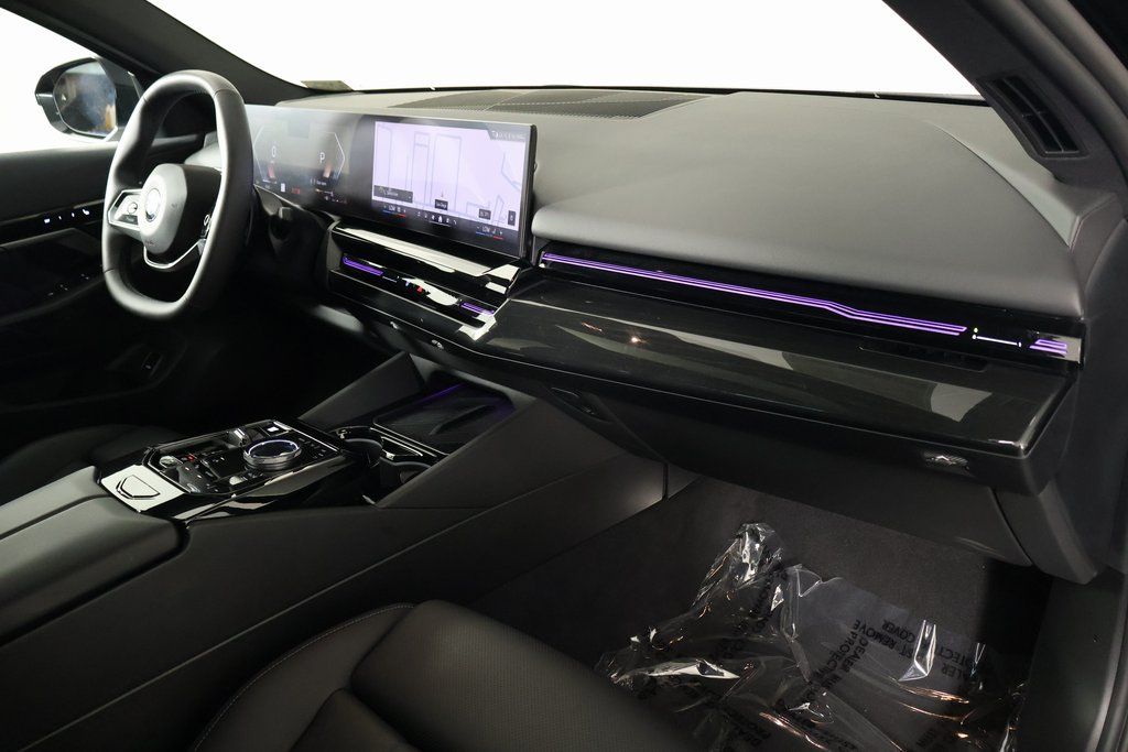 Thumbnail: 2024 BMW 5 Series - 9