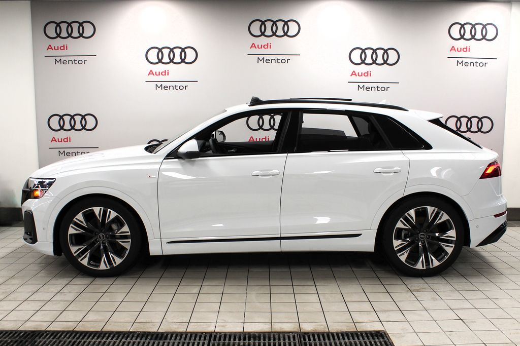 Thumbnail: 2026 Audi Q8 - 3