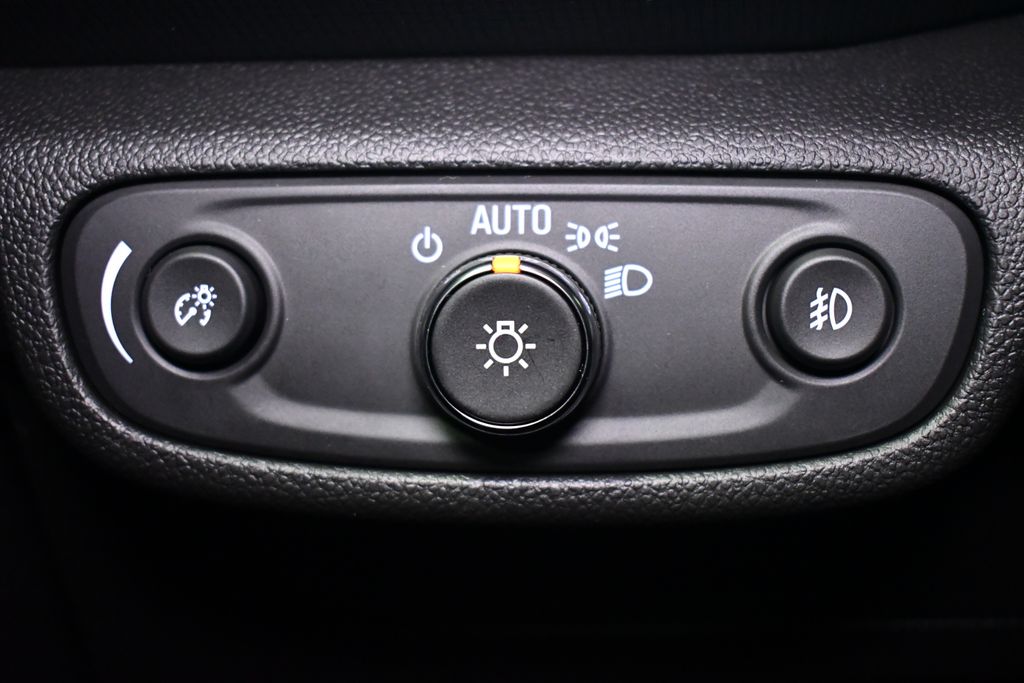 Thumbnail: 2023 Chevrolet TrailBlazer - 21