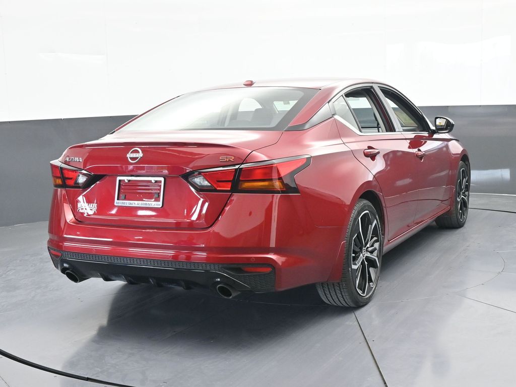 Used 2024 Scarlet Ember Nissan 2.5 SR image 5