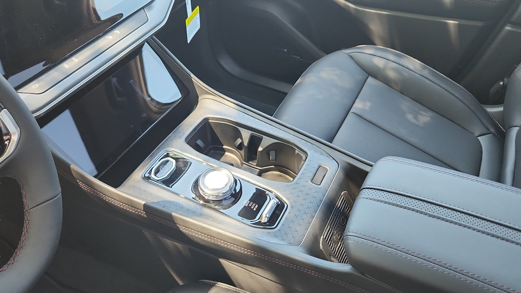 2025 Jeep Wagoneer S