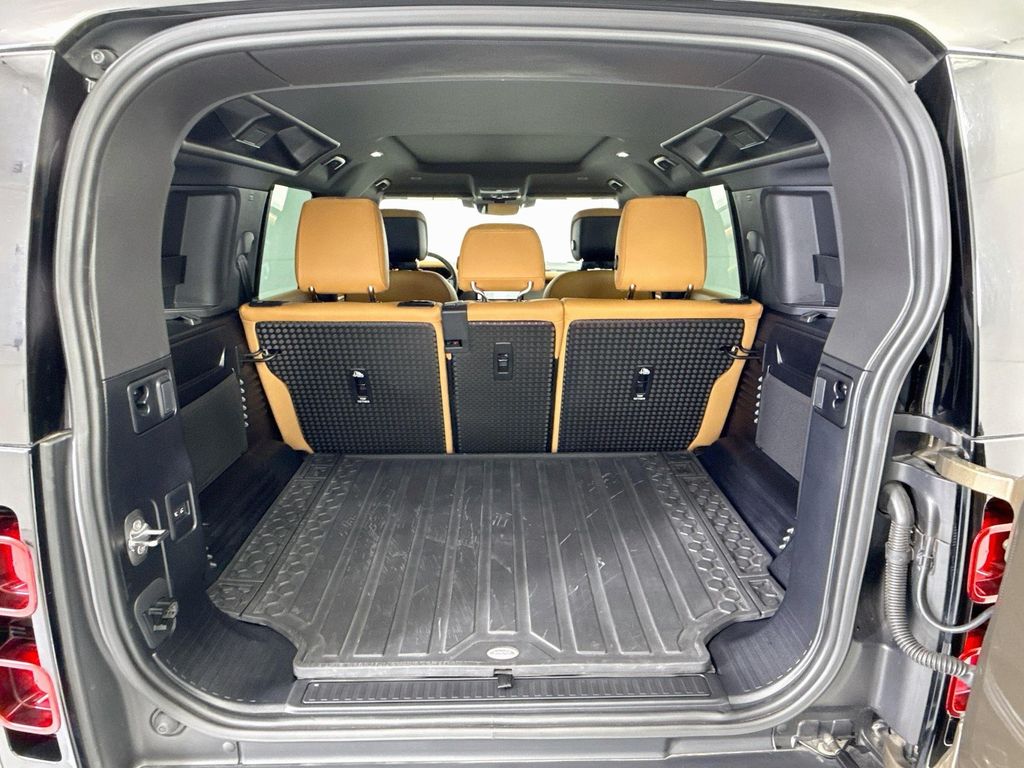 Thumbnail: 2024 Land Rover Defender - 27
