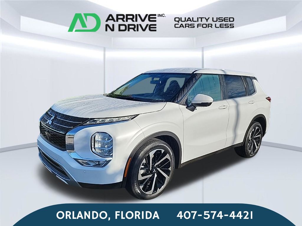 White 2024 Mitsubishi Outlander SUV / Crossover Front-Wheel Drive Continuously Variable Transmission