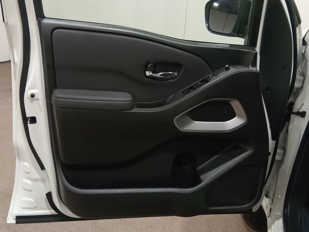 2024 Nissan Frontier Crew Cab SV 4x4