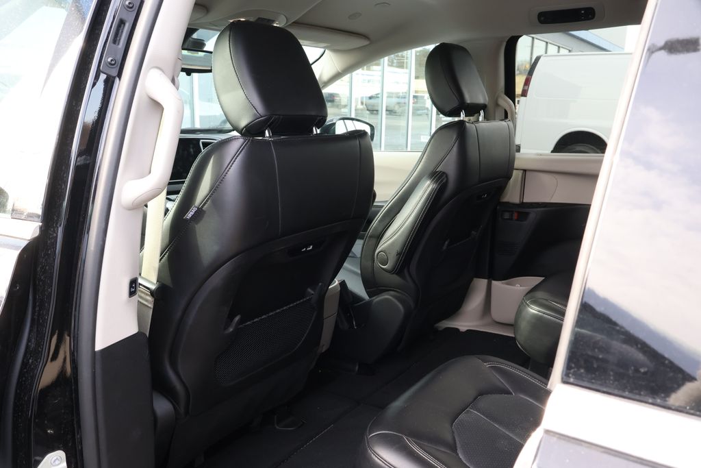 Thumbnail: 2024 Chrysler Pacifica - 30