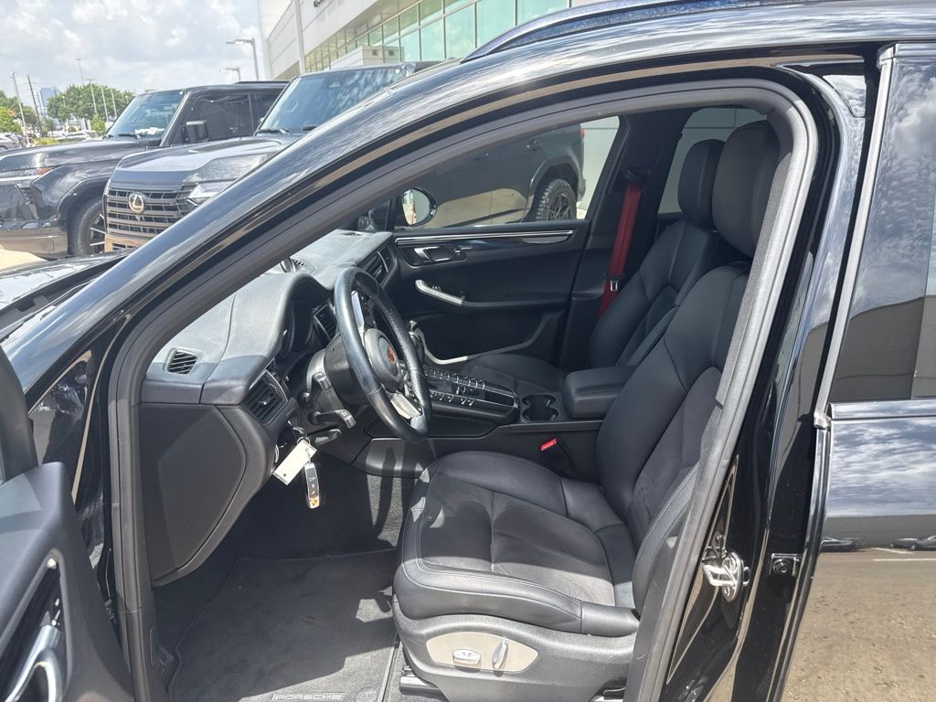 2018 Porsche Macan S - 1