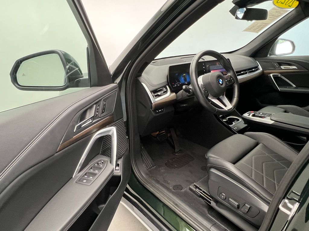 Thumbnail: 2025 BMW X1 - 21