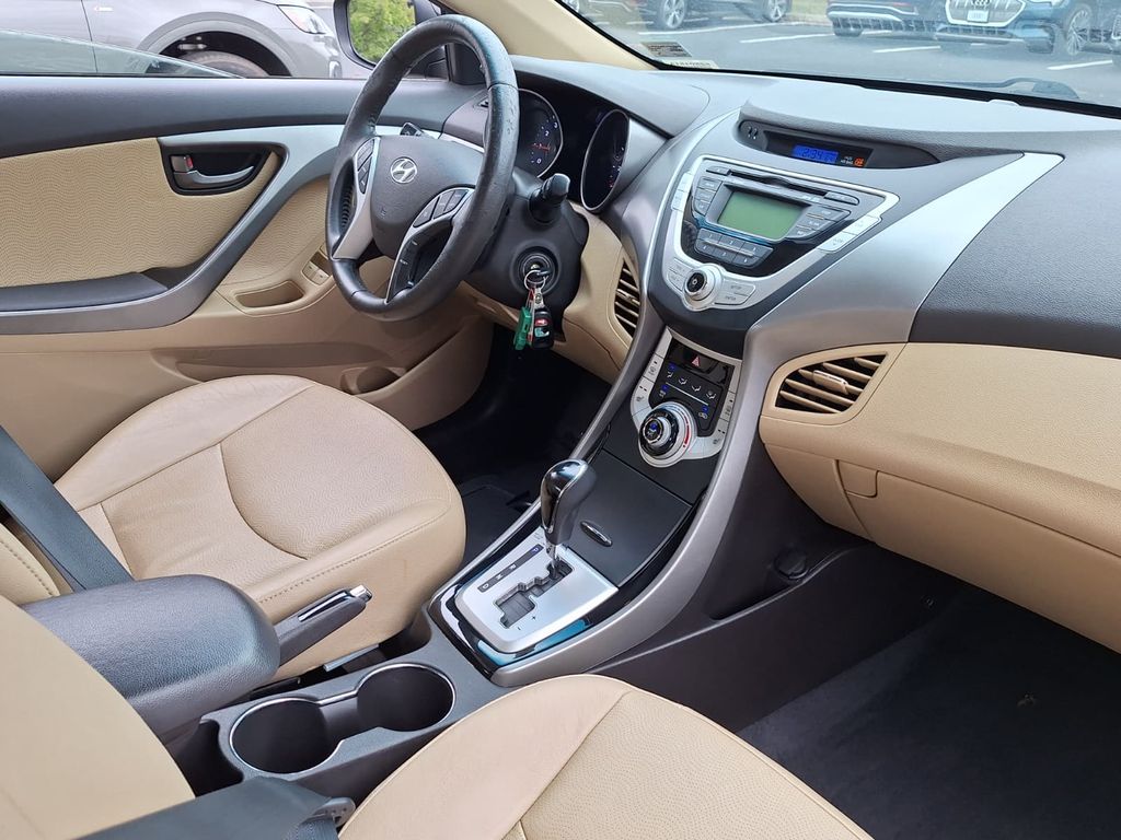 Thumbnail: 2013 Hyundai Elantra - 10