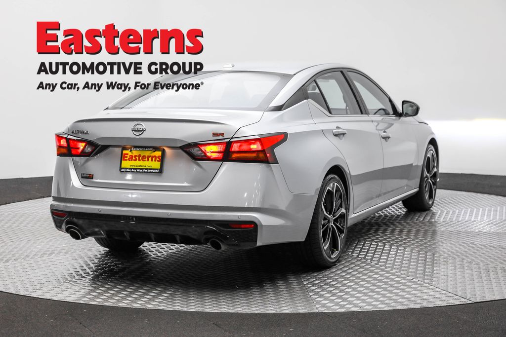 Used 2023 Silver Nissan 2.5 SR image 5