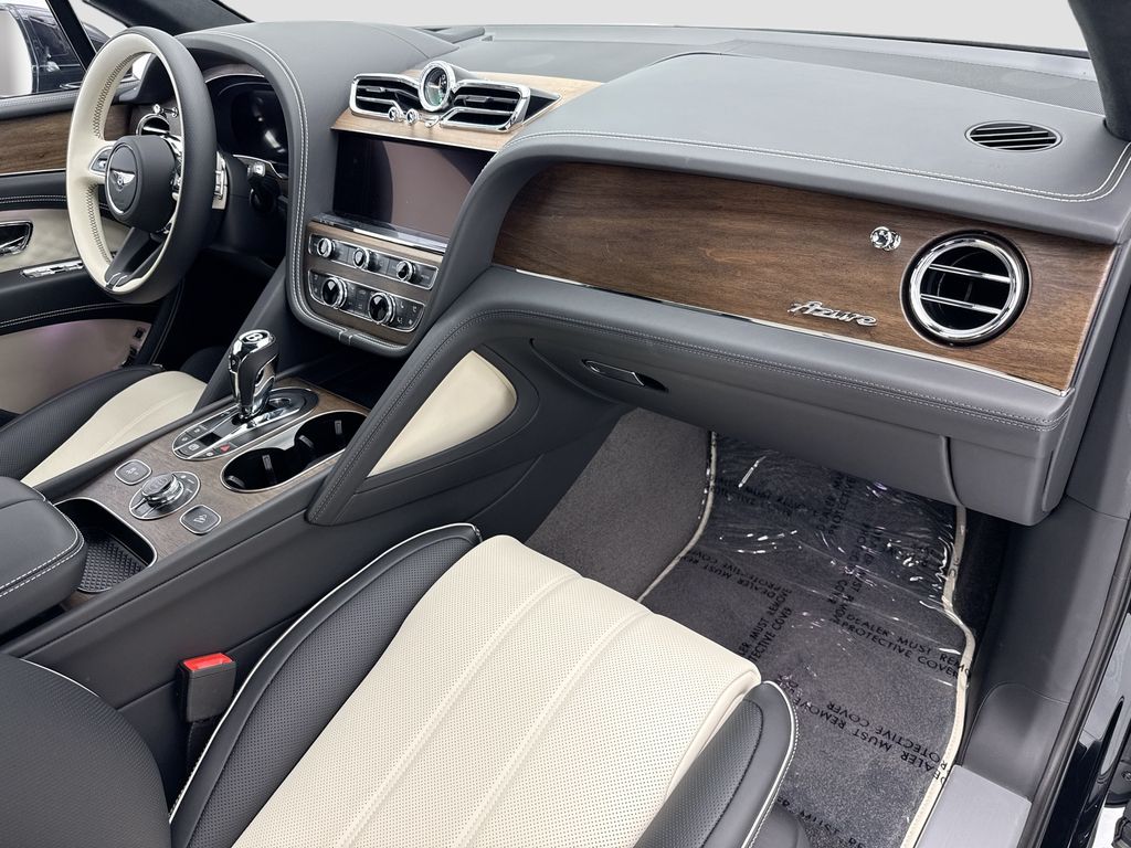Thumbnail: 2026 Bentley Bentayga - 16