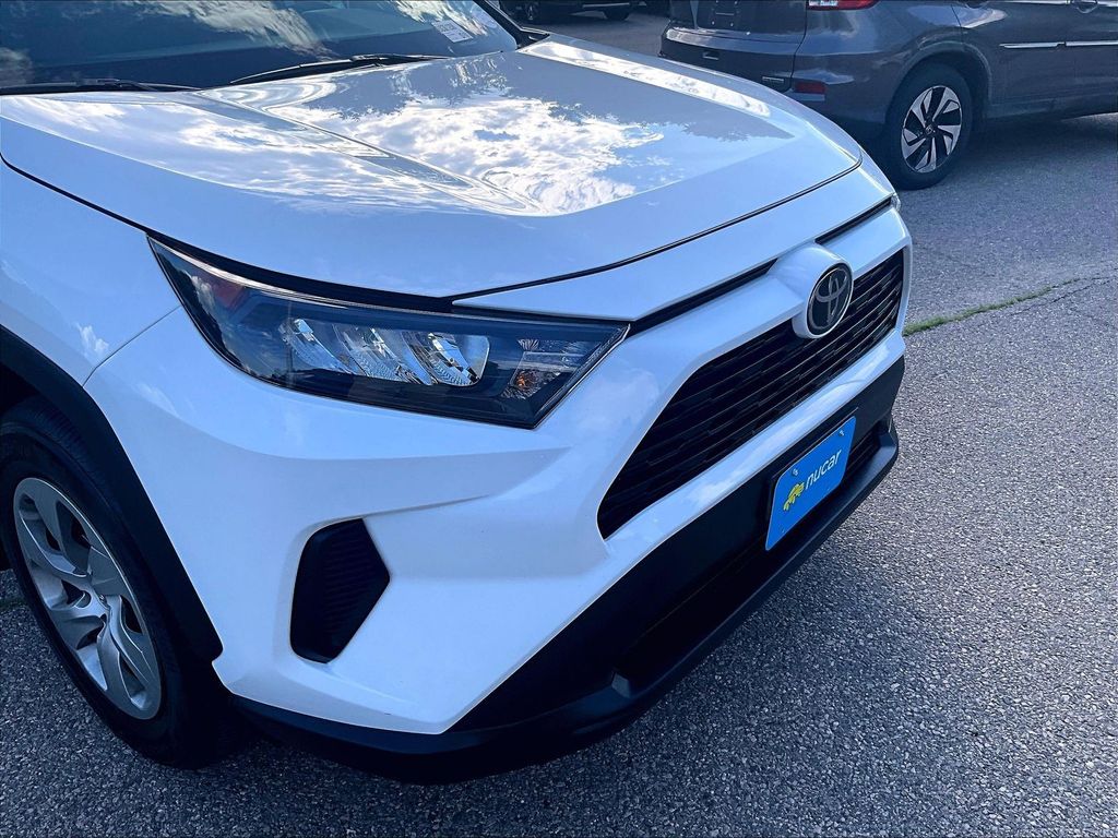 2022 Toyota RAV4 — photo 8