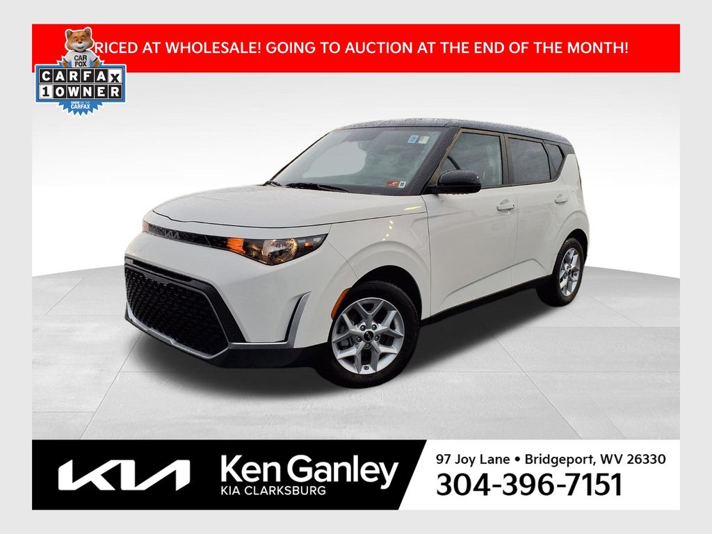 Clear White/Black Roof 2025 Kia Soul SUV / Crossover Front-Wheel Drive Continuously Variable Transmission