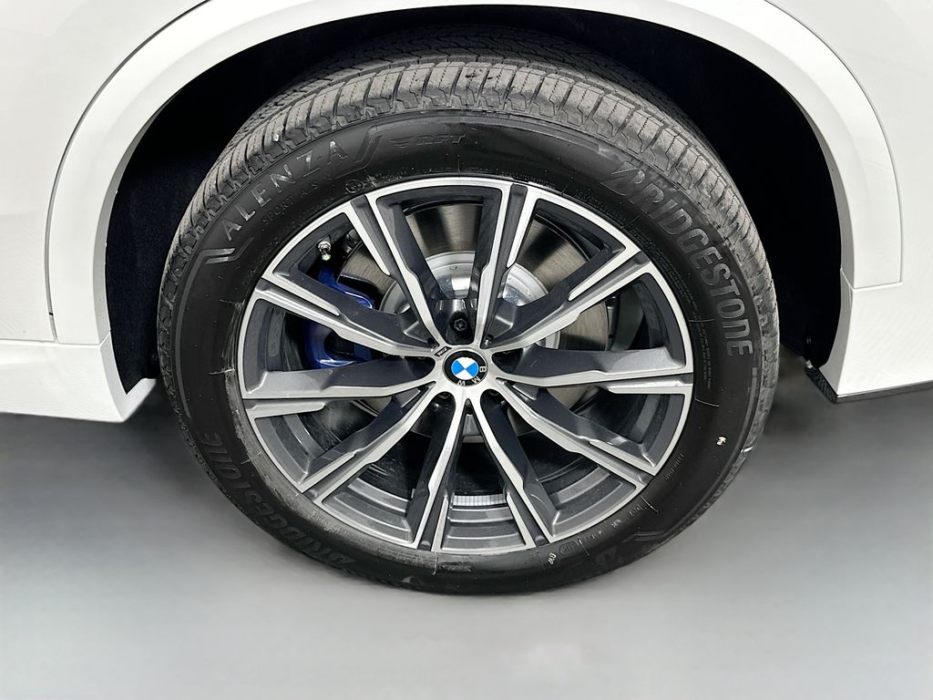 2026 BMW X5 M60i 23