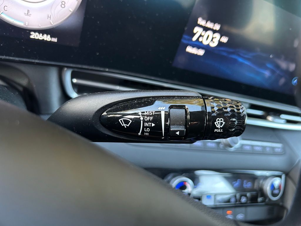 Thumbnail: 2024 Hyundai Elantra - 18