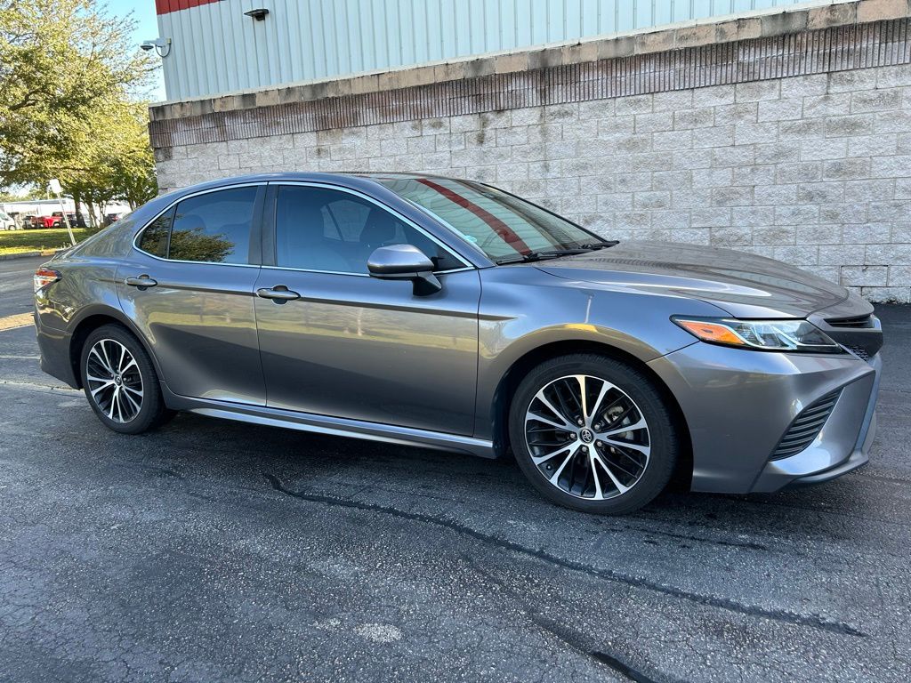 Thumbnail: 2020 Toyota Camry - 7