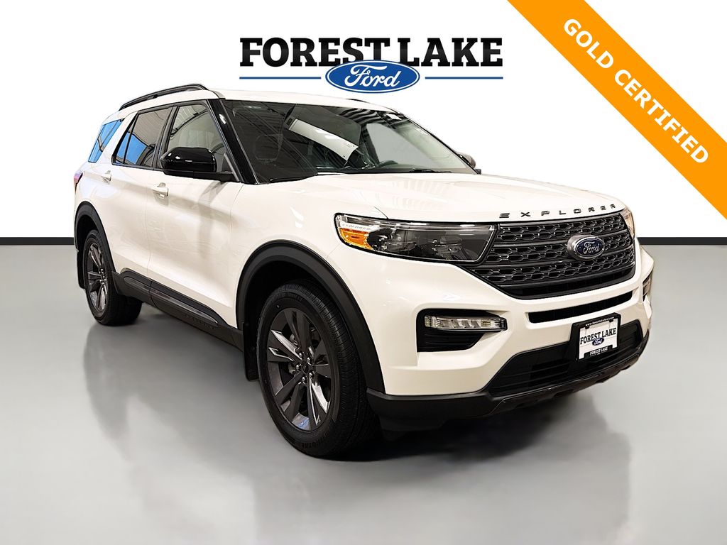 Star White Metallic Tri-Coat 2023 Ford Explorer XLT AWD SUV / Crossover All-Wheel Drive Automatic