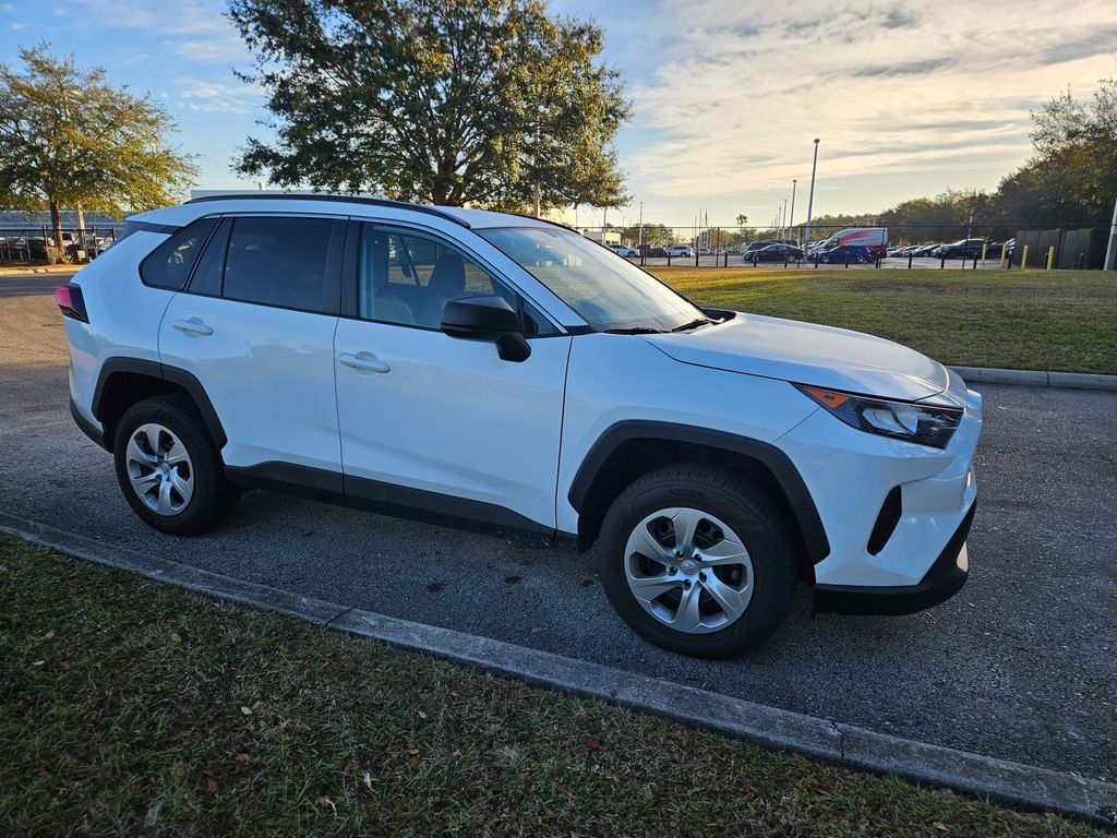 2021 Toyota RAV4 LE 8