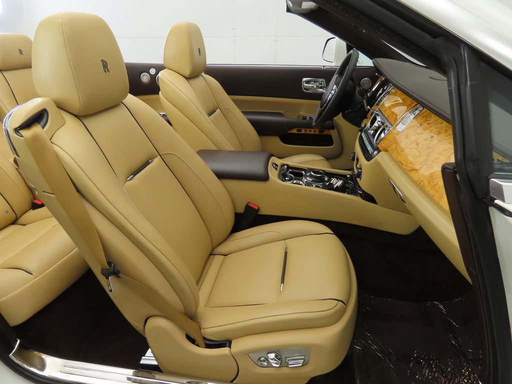 2017 Rolls-Royce Dawn  27
