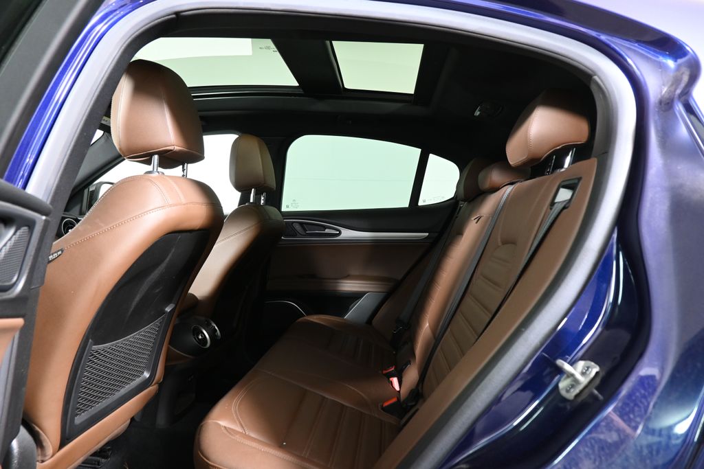 Thumbnail: 2020 Alfa Romeo Stelvio - 7