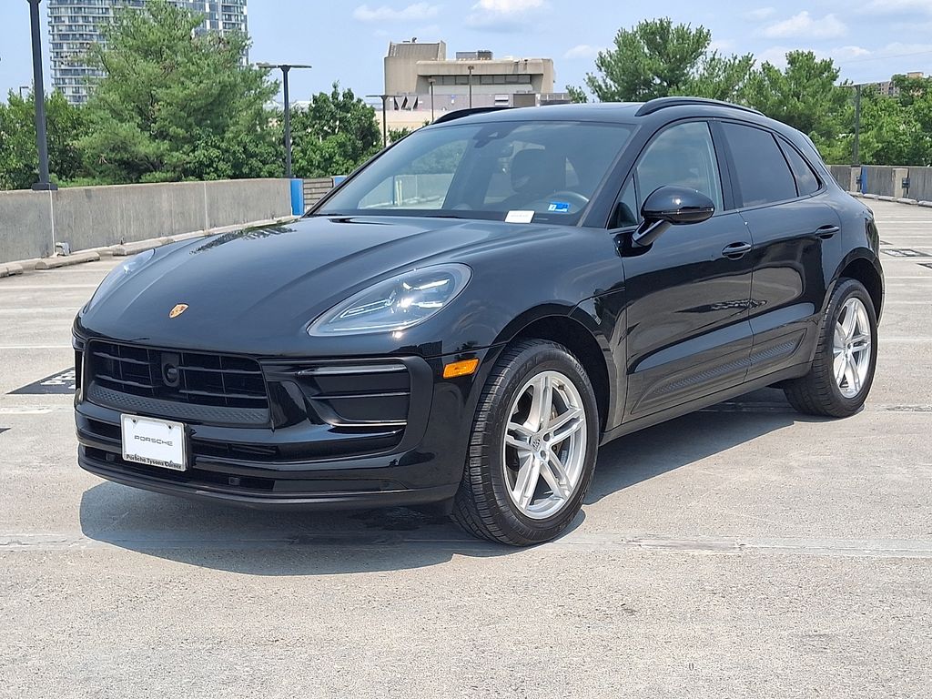 Thumbnail: 2023 Porsche Macan - 1