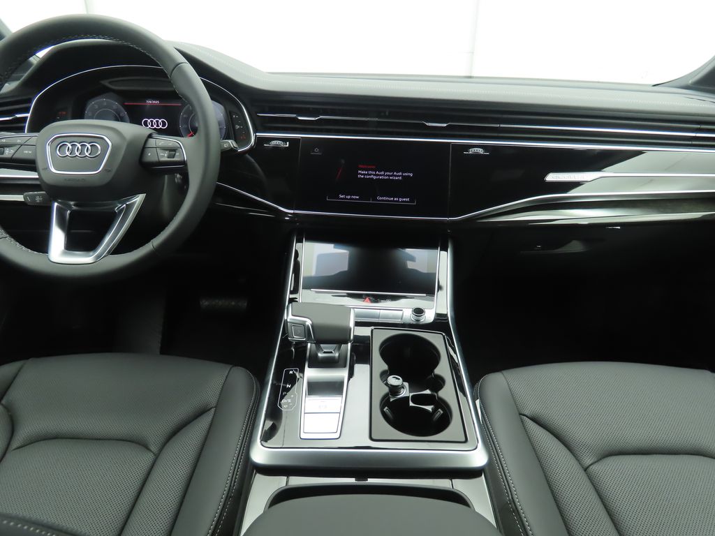 Thumbnail: 2025 Audi Q7 - 13