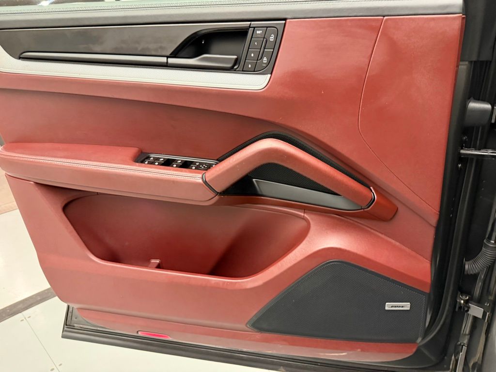 Thumbnail: 2024 Porsche Cayenne - 13