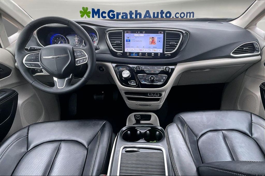 View vehicle photo 7
