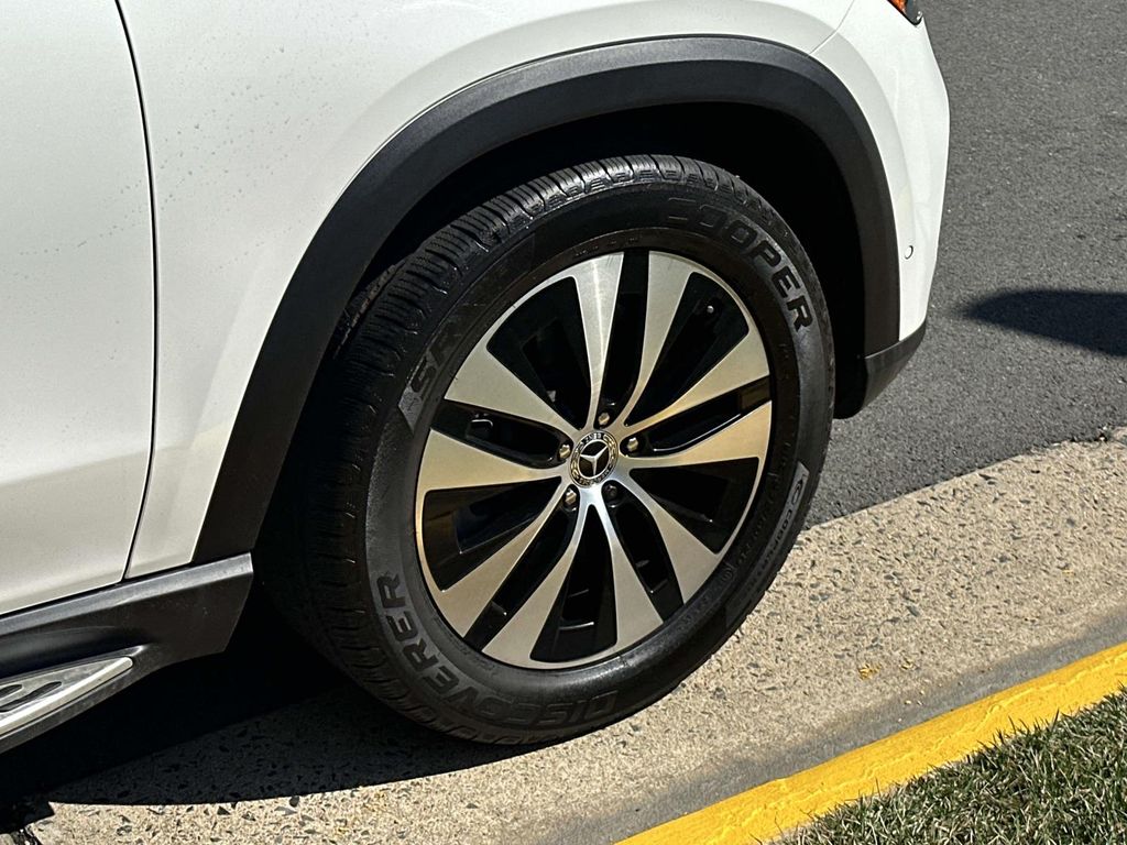 Thumbnail: 2025 Mercedes-Benz GLE - 17