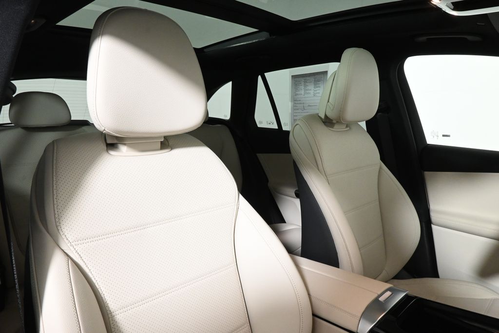 Thumbnail: 2026 Mercedes-Benz GLC - 31