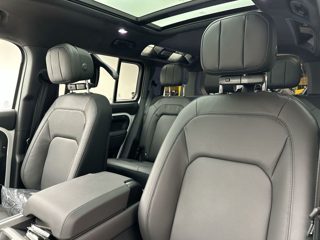 Thumbnail: 2026 Land Rover Defender - 10