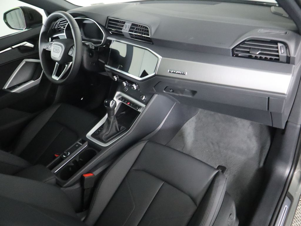 Thumbnail: 2025 Audi Q3 - 18