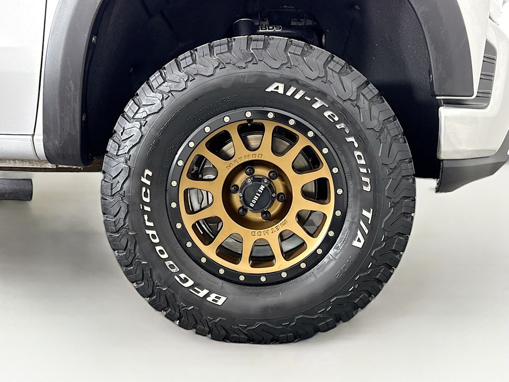 Thumbnail: 2022 Chevrolet Silverado 1500 - 32