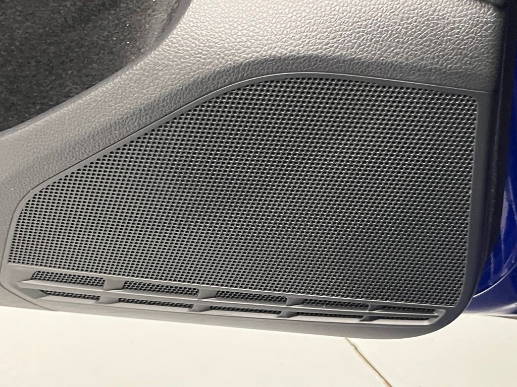 Thumbnail: 2016 Volkswagen Golf - 23