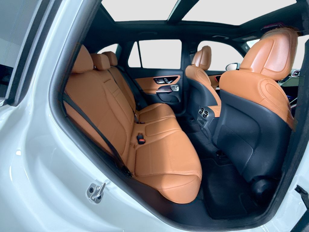 Thumbnail: 2026 Mercedes-Benz GLC - 23