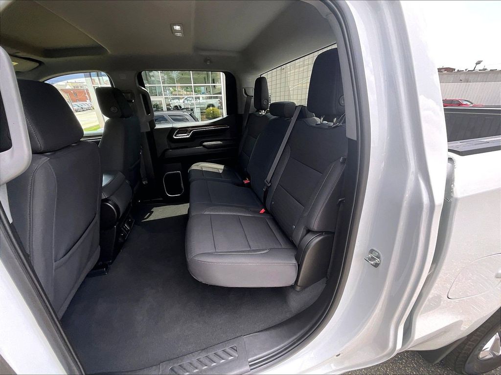 2023 Chevrolet Silverado 1500 — photo 15
