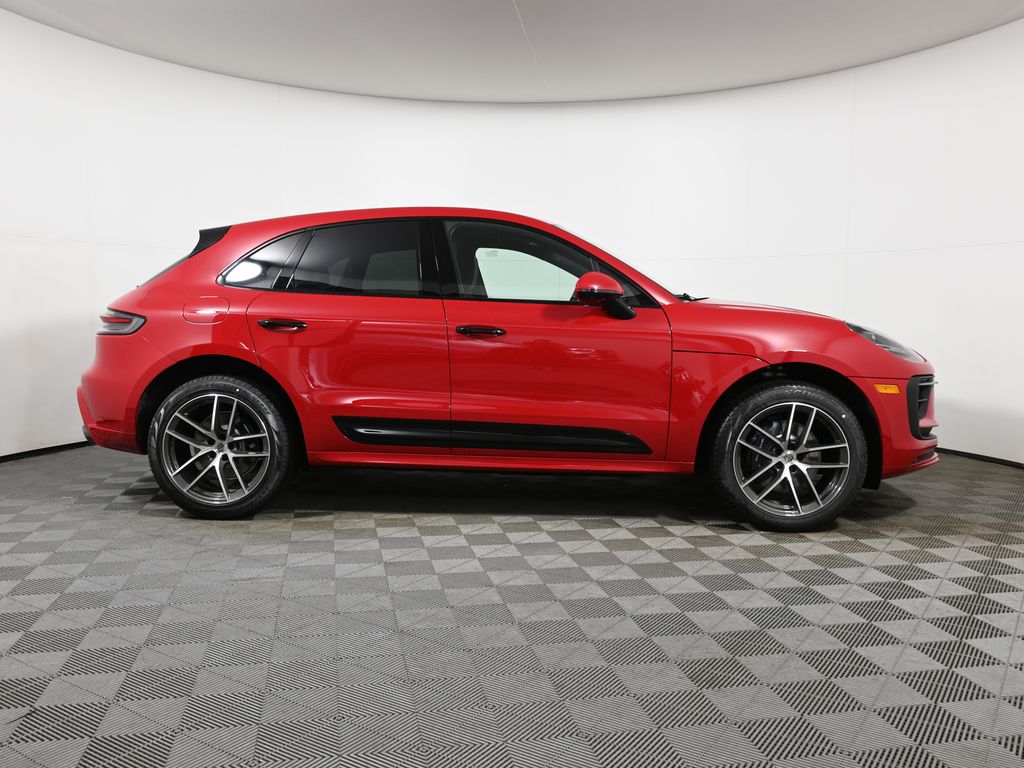 Thumbnail: 2026 Porsche Macan - 8