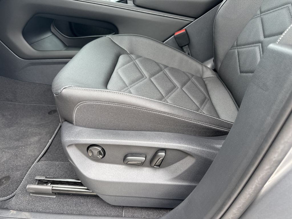 2026 Volkswagen Atlas 2.0T SE Silver at Bayshore Chrysler Jeep Dodge Ram