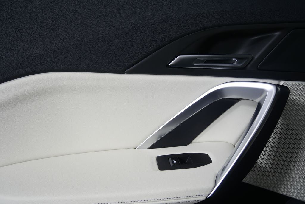 Thumbnail: 2026 BMW X1 - 13