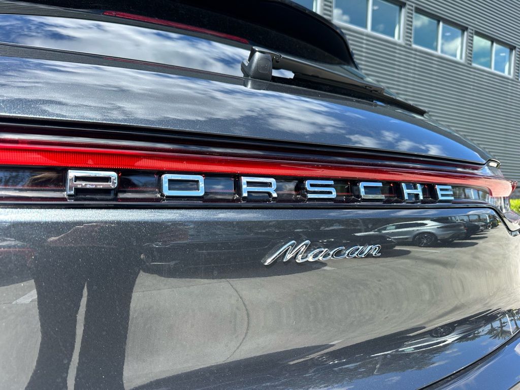 Thumbnail: 2026 Porsche Macan - 14