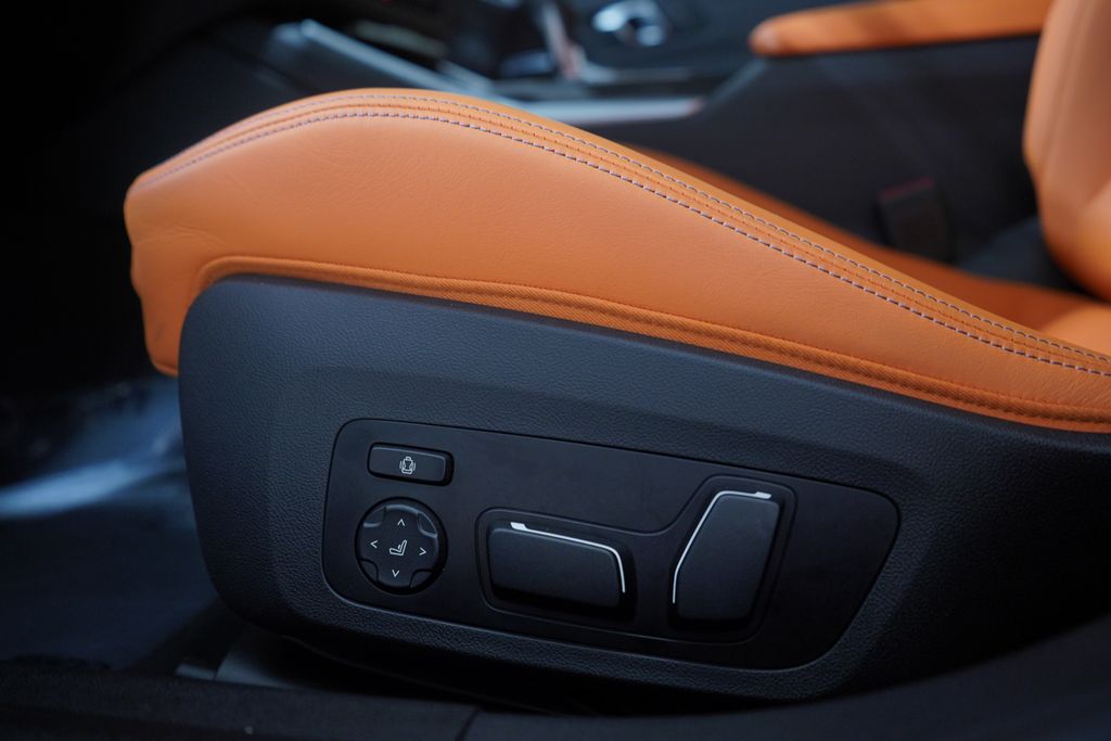 Thumbnail: 2025 BMW M3 - 18