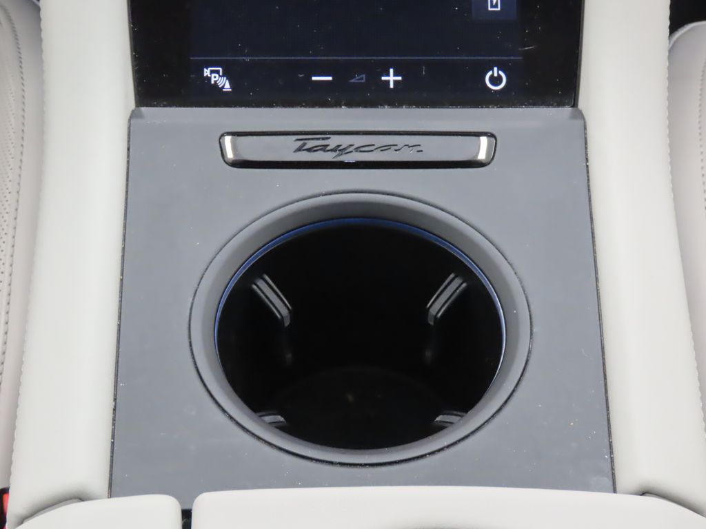 Thumbnail: 2023 Porsche Taycan - 29