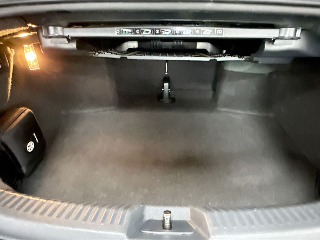 Thumbnail: 2013 Volkswagen Beetle - 30