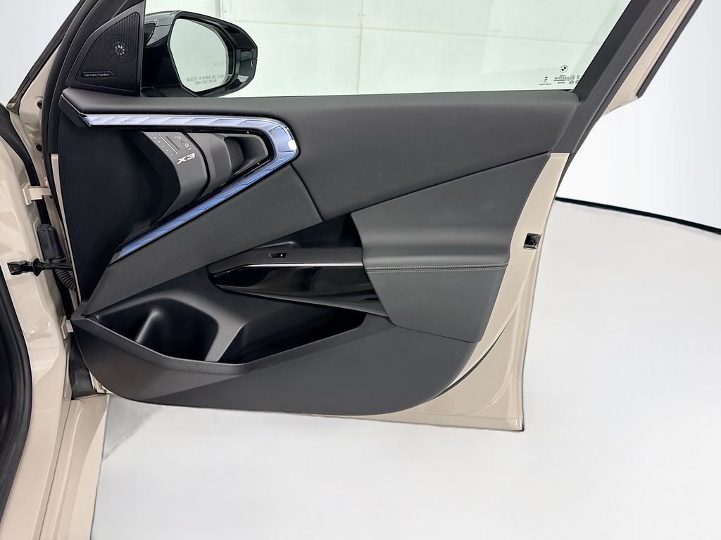 Thumbnail: 2025 BMW X3 - 23