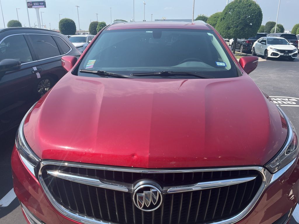 2018 Buick Enclave Essence 2