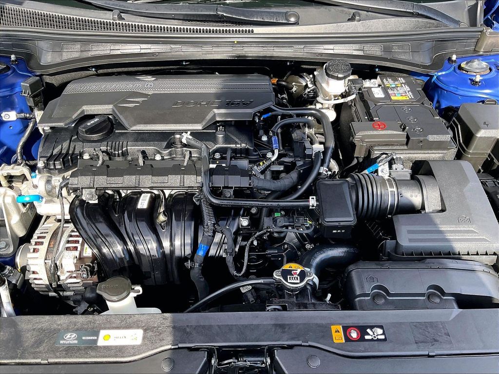 2025 Hyundai Elantra — photo 28