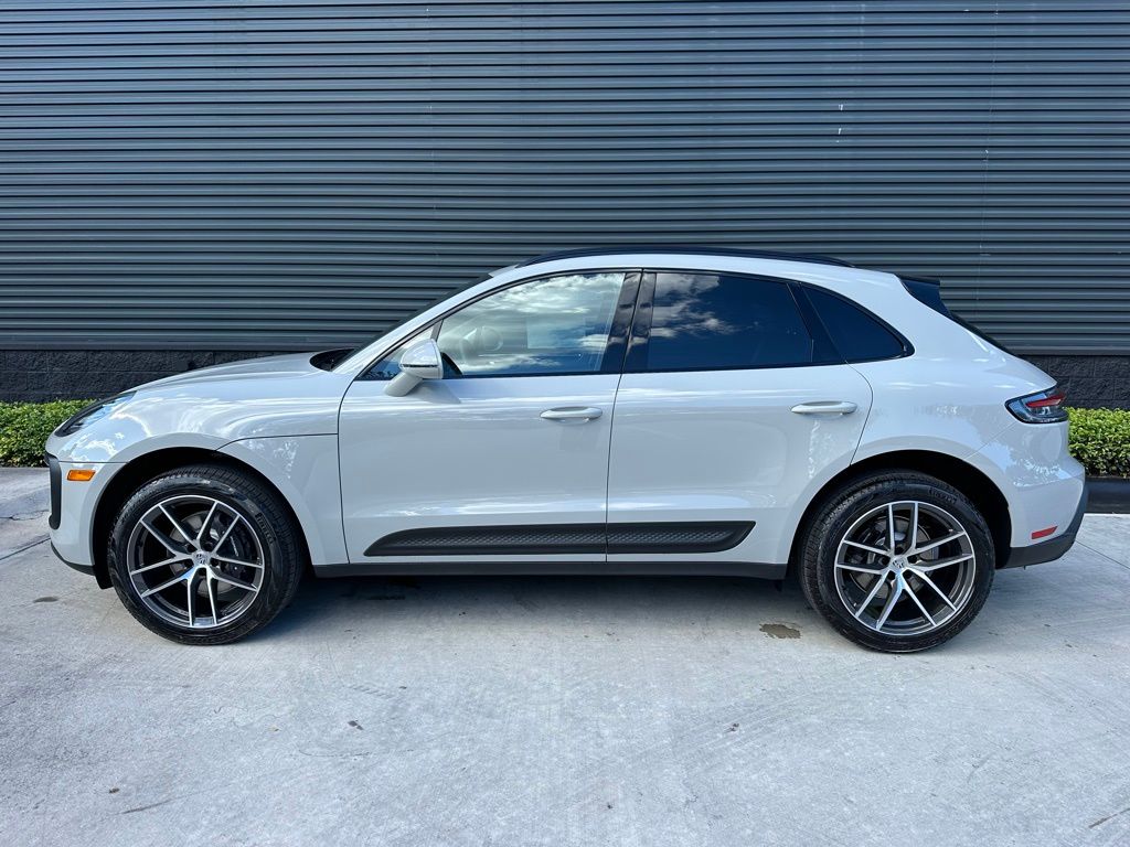 Thumbnail: 2026 Porsche Macan - 2