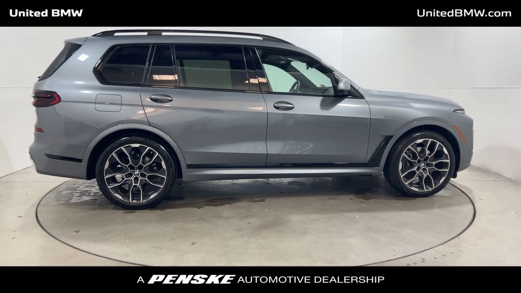 Thumbnail: 2023 BMW X7 - 9