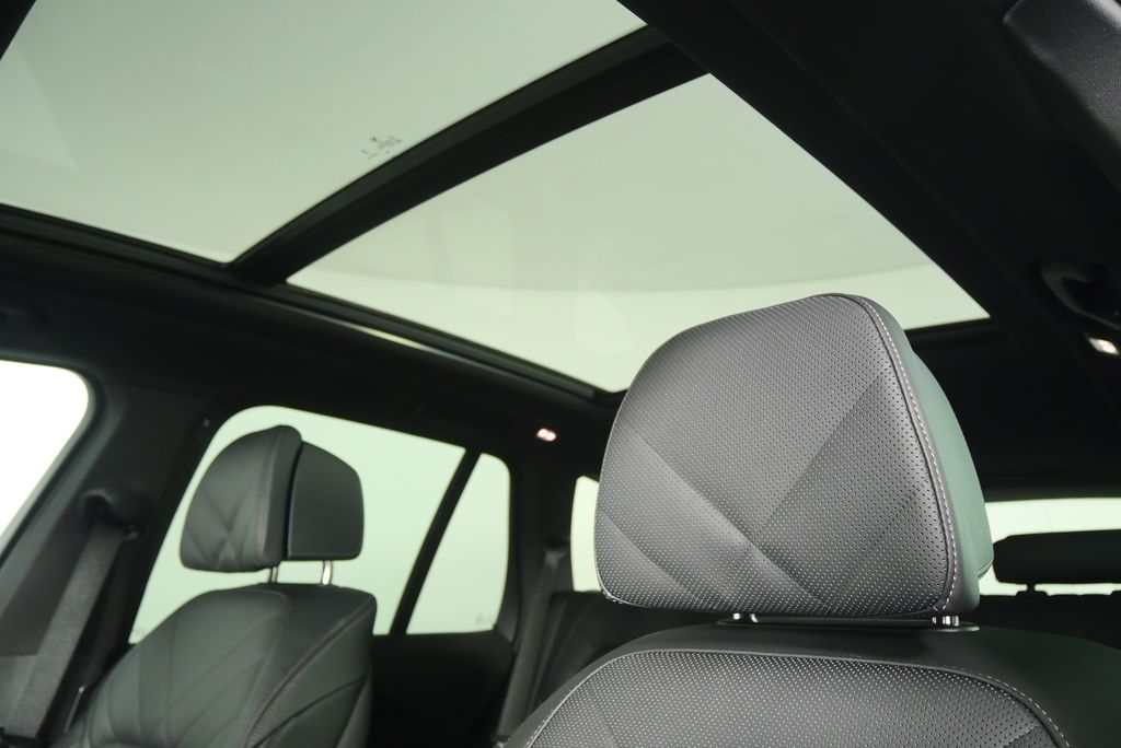 Thumbnail: 2025 BMW X5 - 12