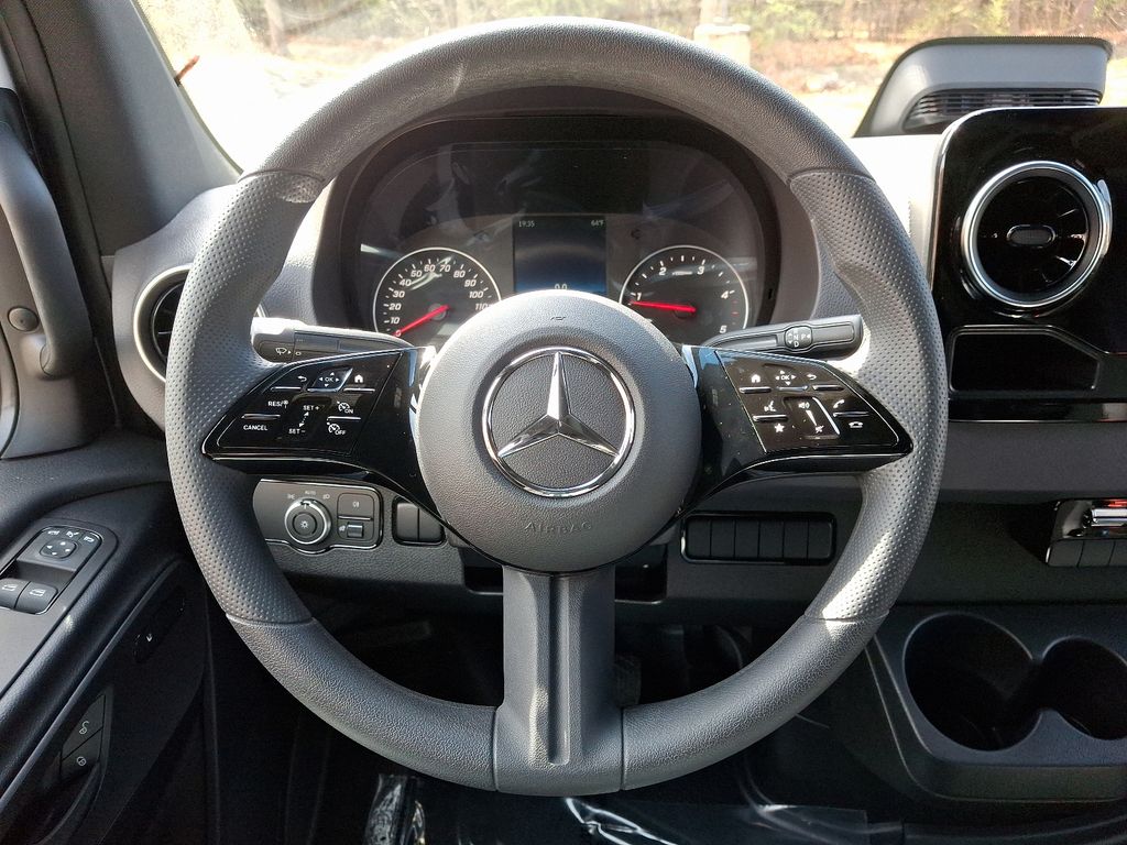 2025 Mercedes-Benz Sprinter 2500 15