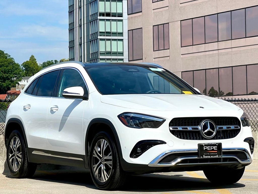 Polar White 2026 Mercedes-Benz GLA 250 4MATIC SUV / Crossover All-Wheel Drive 8-Speed Dual Clutch